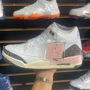 Jordan 3 Neapolitan size 6.5 7.5 8.5